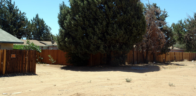 20238 Zuni Rd in Apple Valley, CA - Building Photo - Building Photo