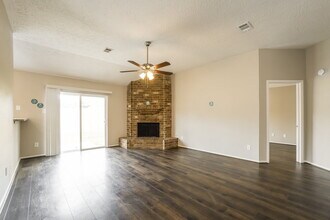 15118 Loma Paseo Dr in Houston, TX - Building Photo - Building Photo