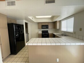 3209 Ventana Hills Dr in Las Vegas, NV - Building Photo - Building Photo