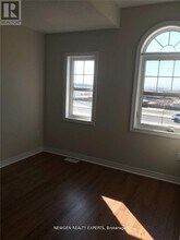 37 Military Cres in Brampton, ON - Building Photo - Building Photo