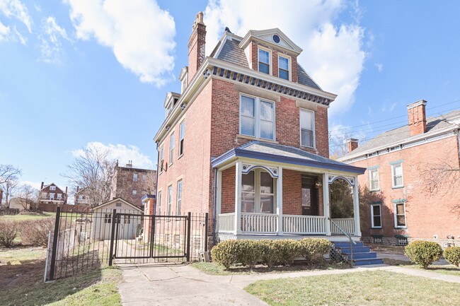 735 Considine Ave in Cincinnati, OH - Building Photo - Building Photo