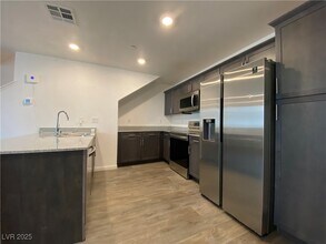 2624 Blazing Blue Ave in North Las Vegas, NV - Building Photo - Building Photo