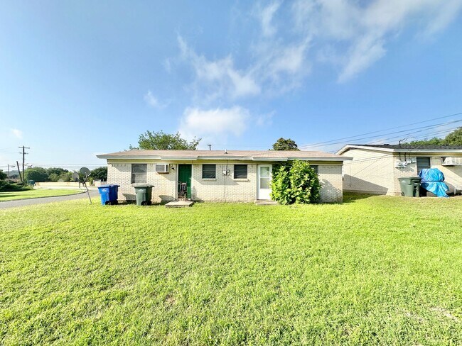 405 Robertson Ave, Unit A in Copperas Cove, TX - Building Photo - Building Photo