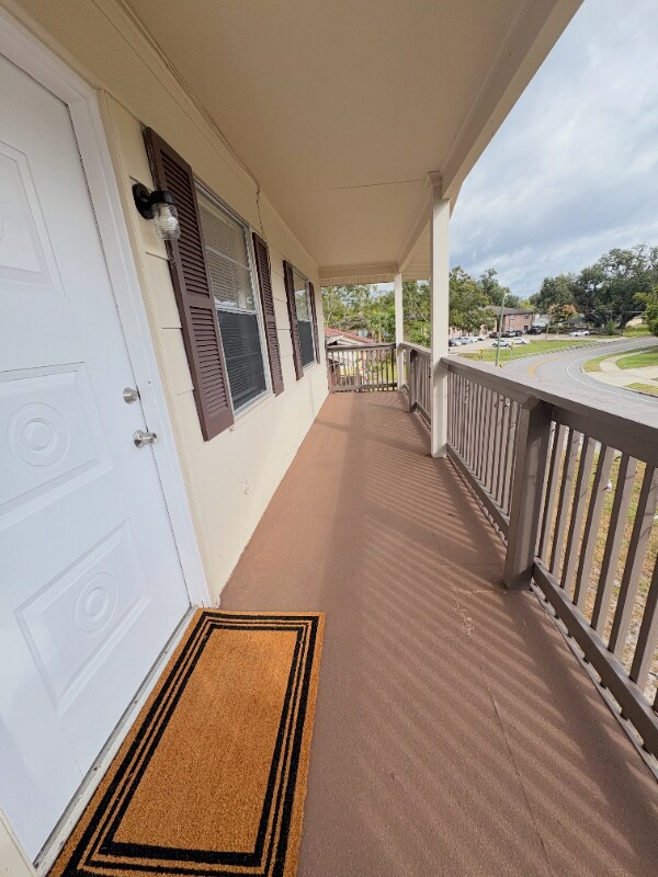 1334 Lake Bonny Dr W in Lakeland, FL - Building Photo - Building Photo