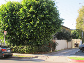 1217 S Westgate Ave in Los Angeles, CA - Building Photo - Building Photo