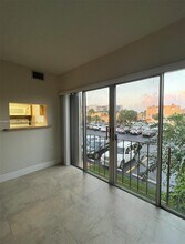 9321 SW 4th St, Unit 209C in Miami, FL - Building Photo - Building Photo
