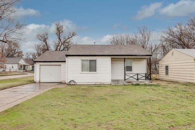 property at 542 W Dayton Ave