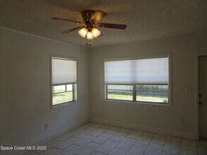 18 North Ct in Indialantic, FL - Foto de edificio - Building Photo