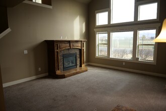 713 Mystic Creek Way in South Jordan, UT - Building Photo - Building Photo