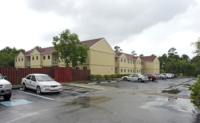 Willow Walk in Miami, FL - Building Photo - Building Photo