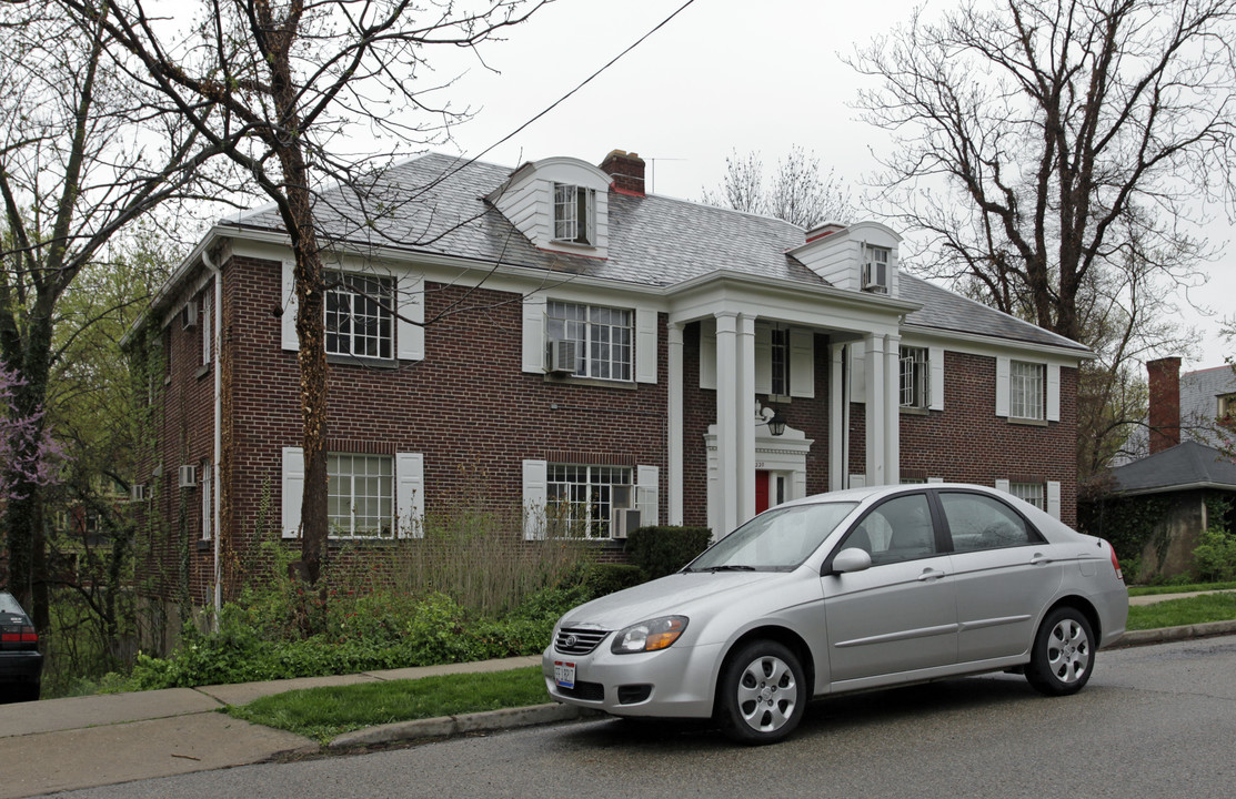 220 Loraine Ave in Cincinnati, OH - Building Photo