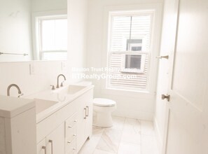 8 Brookside Ave, Unit 1 in Boston, MA - Building Photo - Building Photo