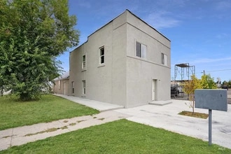 1230 Miller Ave, Unit 1 in Burley, ID - Building Photo - Building Photo
