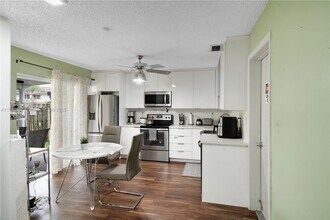 4200 SW 72nd Way in Davie, FL - Building Photo - Building Photo