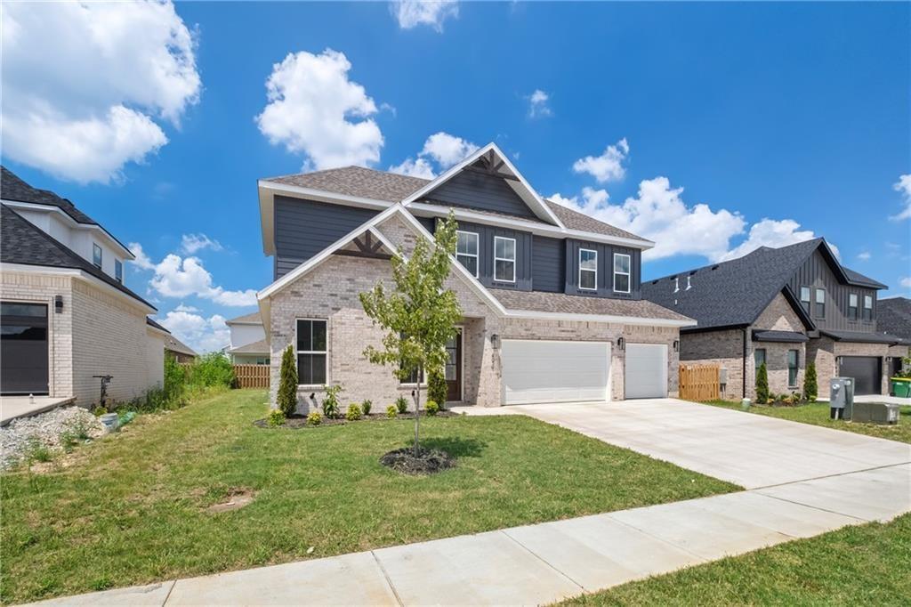 490 Apollo Dr in Centerton, AR - Building Photo