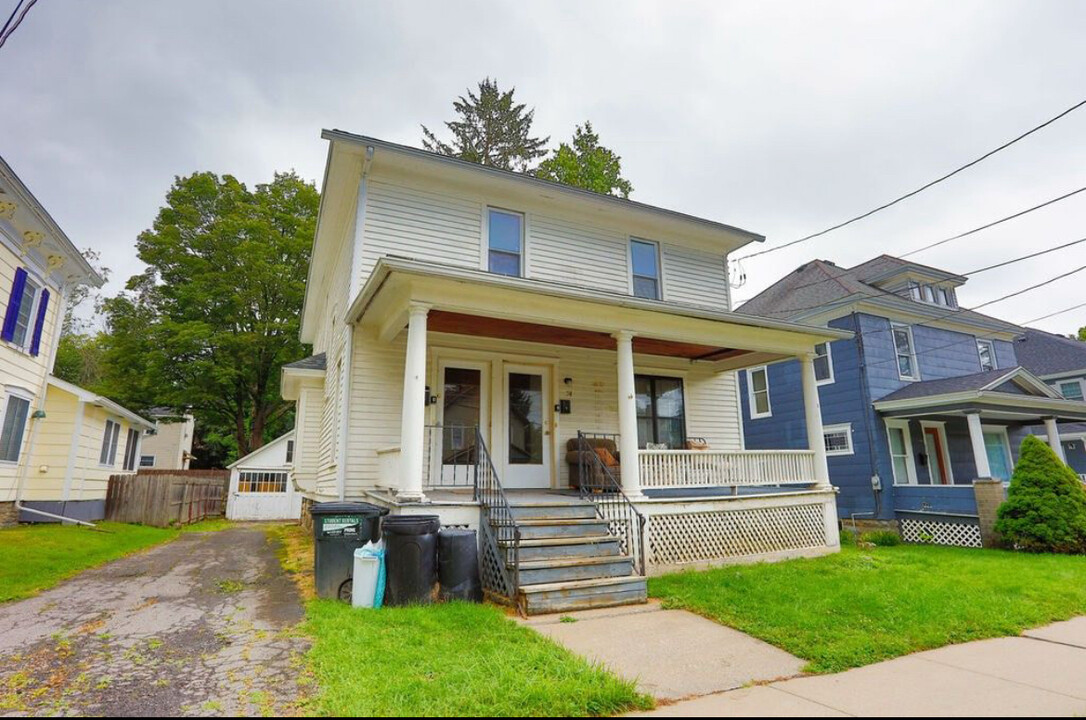 74 Ford Ave, Unit 1 downstairs in Oneonta, NY - Building Photo