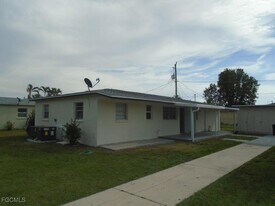 11411 Linda Loma Dr in Ft. Myers, FL - Building Photo