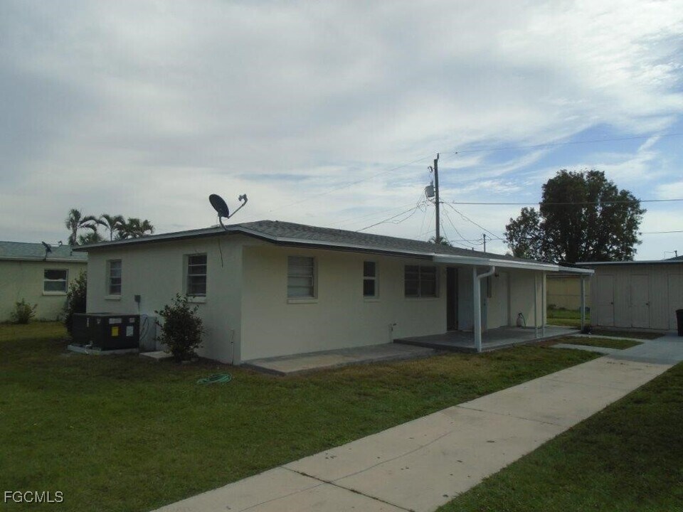 11411 Linda Loma Dr in Ft. Myers, FL - Building Photo