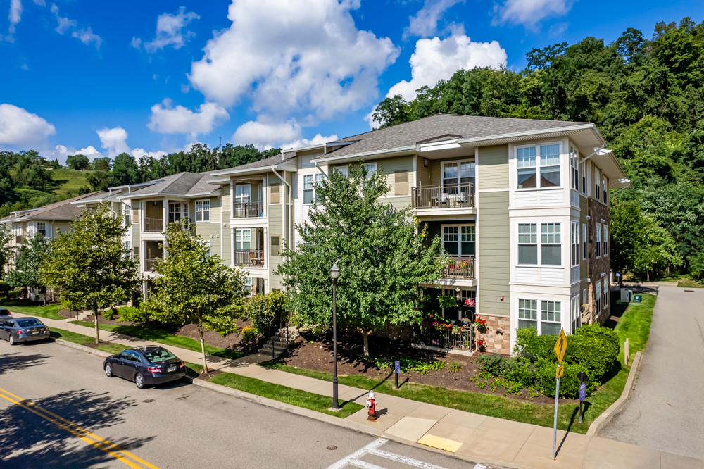 The Gateway at Summerset in Pittsburgh, PA - Foto de edificio