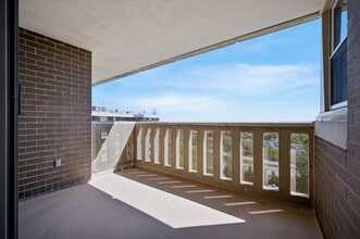 Towers at Wyncote in Wyncote, PA - Foto de edificio - Building Photo