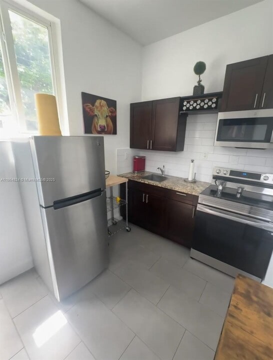 2301 SW 82nd Pl in Miami, FL - Building Photo