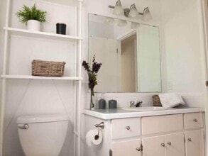 18XX King George Blvd in Surrey, BC - Building Photo - Building Photo