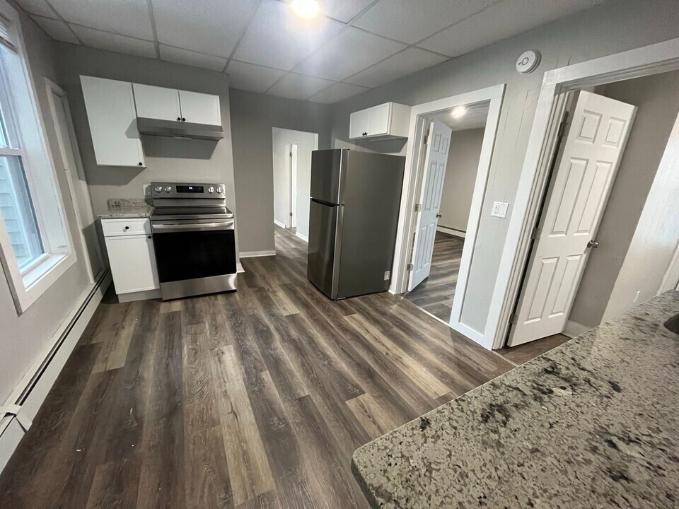 128 Blake St in Lewiston, ME - Building Photo
