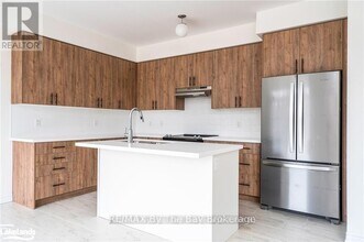 24 Simona Ave in Wasaga Beach, ON - Building Photo - Building Photo