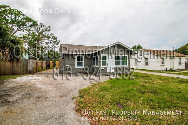 226 SW Lincoln Cir N in St. Petersburg, FL - Building Photo - Building Photo