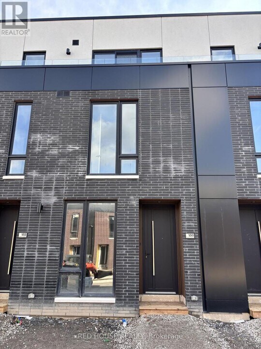 150 Everett Cmn in St Catharines, ON - Building Photo