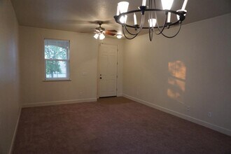 424 Barclay Way in Merced, CA - Building Photo - Building Photo