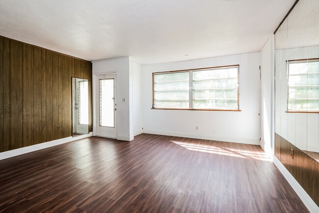 3915 Mackinac Rd in Atlantis, FL - Building Photo - Building Photo