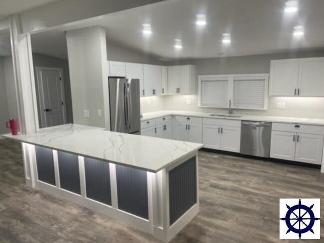 property at 4555 Horne Ave