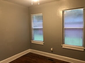 1132 Cherry Laurel St in Tallahassee, FL - Building Photo - Building Photo