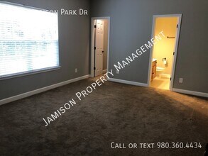 1902 Harrison Park Dr in Waxhaw, NC - Building Photo - Building Photo