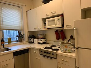 1669 Commonwealth Ave, Unit 12A in Boston, MA - Foto de edificio - Building Photo