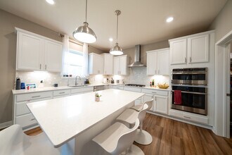 18362 Greenstone Way in Lakeville, MN - Building Photo - Building Photo