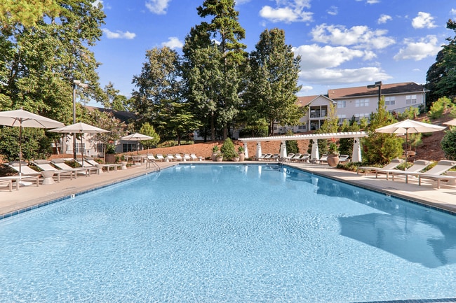 Caveness Farms Apartments in Wake Forest, NC - Foto de edificio - Building Photo