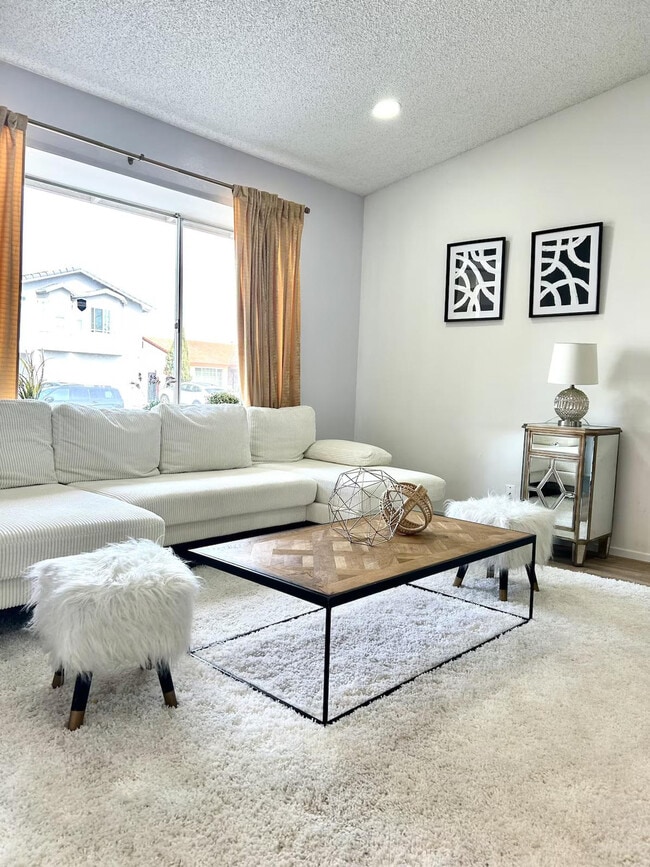 2500 Kirkwood Dr in Hayward, CA - Building Photo - Building Photo