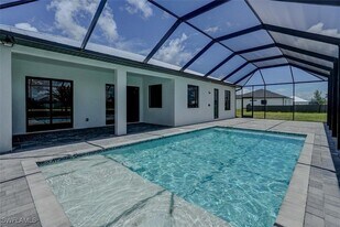 1227 NW 40th Pl in Cape Coral, FL - Building Photo