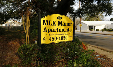 MLK Manor Apartments in Mobile, AL - Foto de edificio - Building Photo