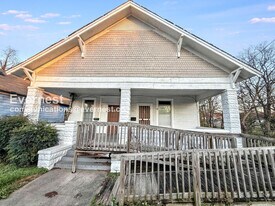 921 53rd St N in Birmingham, AL - Building Photo