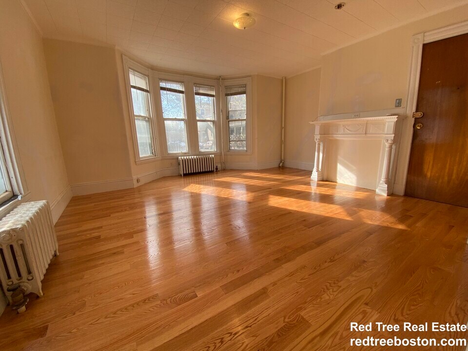 381 Harvard St in Cambridge, MA - Building Photo