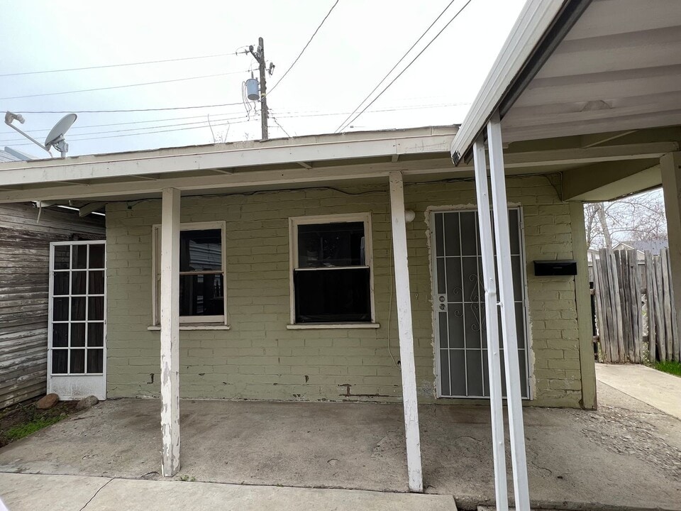 411 Ray St in Bakersfield, CA - Building Photo