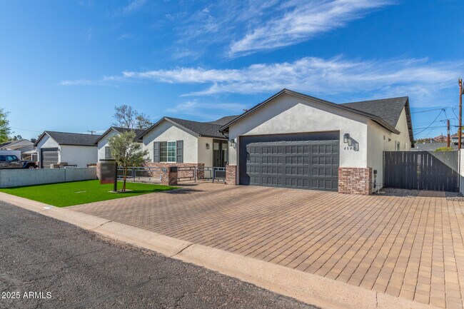 4846 E Piccadilly Rd in Phoenix, AZ - Building Photo - Building Photo