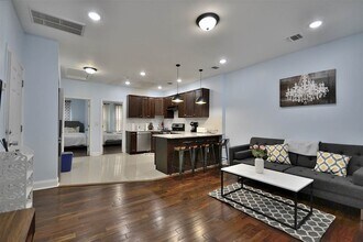 294 Ege Ave in Jersey City, NJ - Building Photo - Building Photo