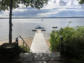 1140 Roosevelt Trail in Windham, ME - Building Photo