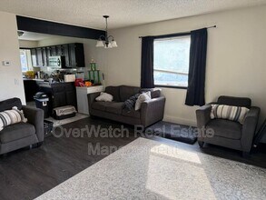 627 N Klevin St in Anchorage, AK - Building Photo - Building Photo