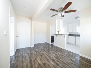 2231 Hauser Blvd in Los Angeles, CA - Building Photo - Building Photo