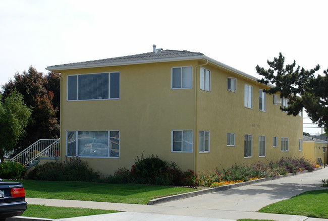 Kona Apartments in Ventura, CA - Building Photo - Building Photo